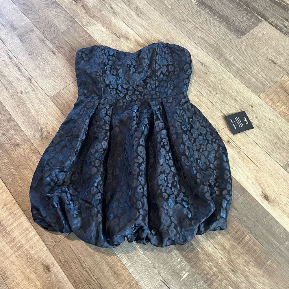 Lulus Wild About the Party Black Leopard
Jacquard Strapless Mini Dress size M